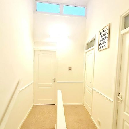 Cosy Luxurious 3 Bedroom House, Free Parking, Free Wifi, Private Garden, Free Netflix Havering المظهر الخارجي الصورة